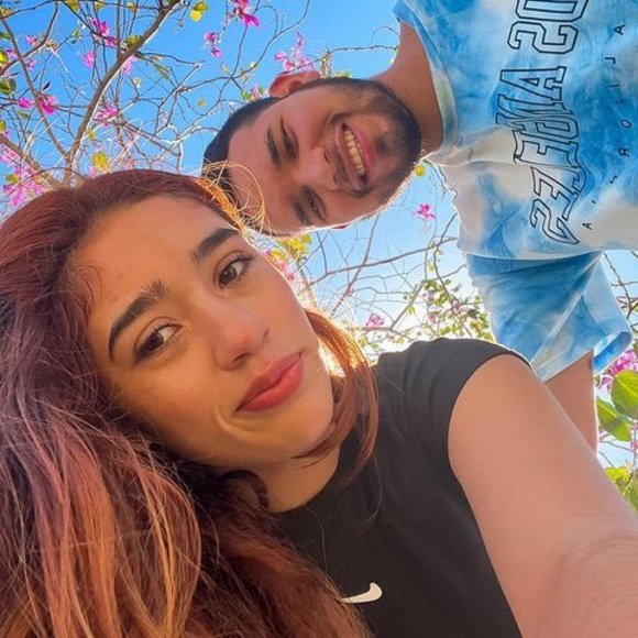 Meet your Posher, Yesenia - Picture 1 of 1